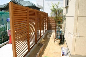 目隠しフェンス:木製フェンス 目隠しフェンス:木製フェンス