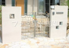 門まわり ガラスブロック門柱