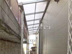 洗濯干し屋根 フラットテラス1階