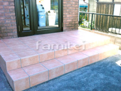 玄関ポーチリフォーム 床タイル貼り LIXILフィオ300角