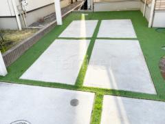 駐車場ガレージ床 人工芝 防草シート加工