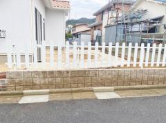 ブロック塀 (化粧ブロック) 久保田セメント バリュー1 アルミ形材 フェンス 三協アルミ ララミー 1型 洋風・アメリカン