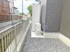 犬走り 防犯砂利敷き バラス砕石 防草シート加工