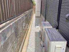 犬走り 防犯砂利敷き バラス砕石 防草シート加工
